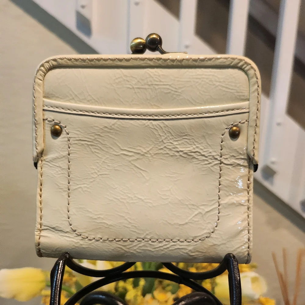 Coach Turnlock / kisslock patent leather wallet NEW - Picture 2 of 11